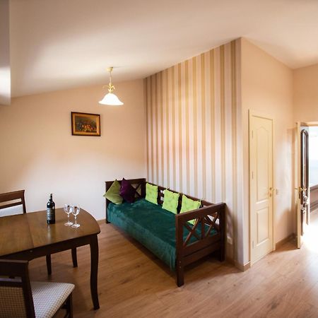 Apart Yaroslava Osmomysla 9 Square - City Center リヴィウ エクステリア 写真