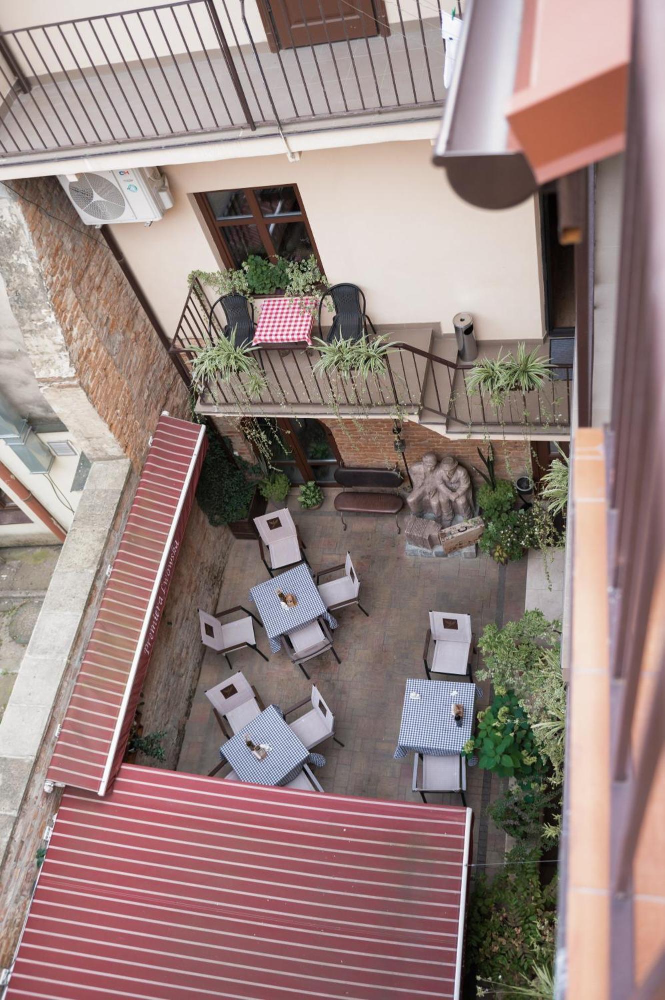 Apart Yaroslava Osmomysla 9 Square - City Center リヴィウ エクステリア 写真