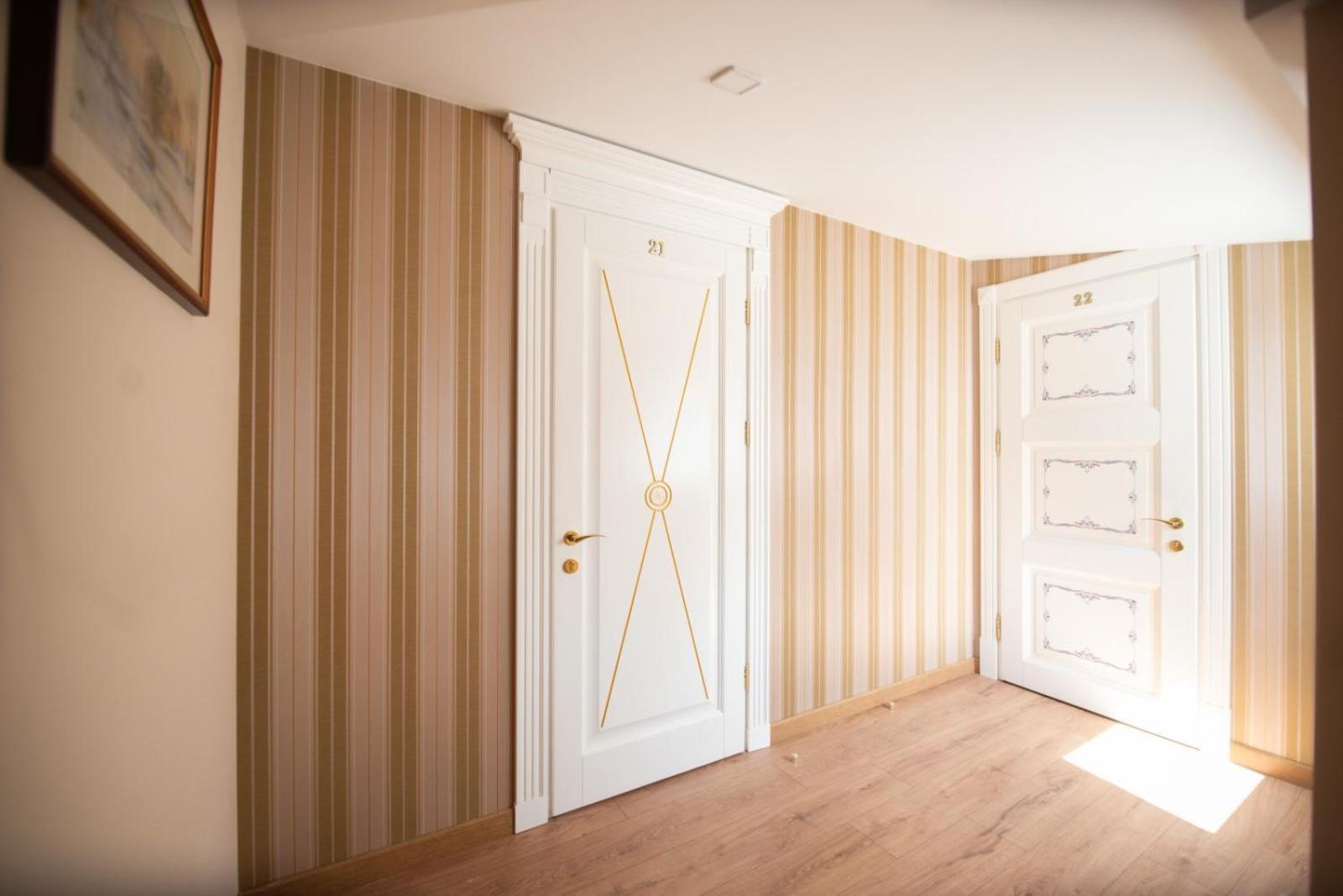 Apart Yaroslava Osmomysla 9 Square - City Center リヴィウ 部屋 写真