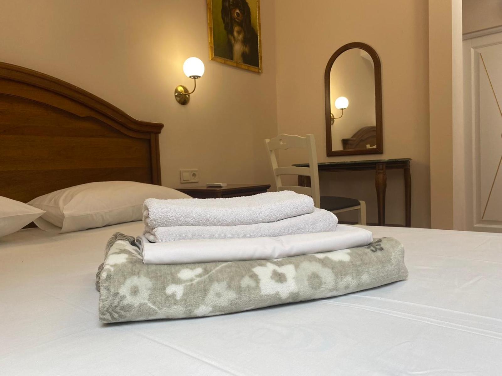 Apart Yaroslava Osmomysla 9 Square - City Center リヴィウ 部屋 写真